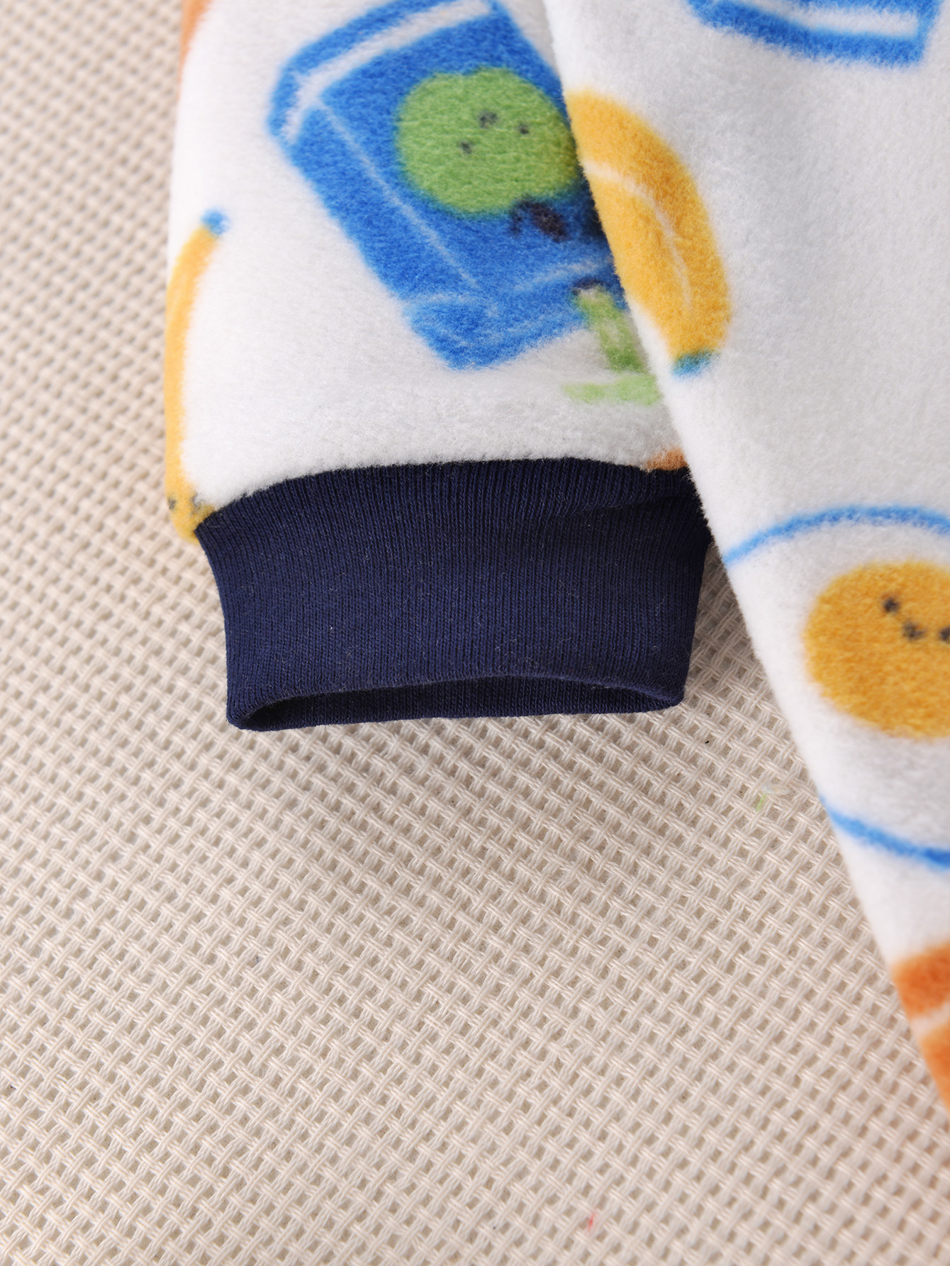 Cute Animal Foot Embroidered B - Baby Food Intake recensione e prezzo